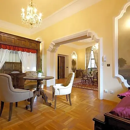 Palace 4*
